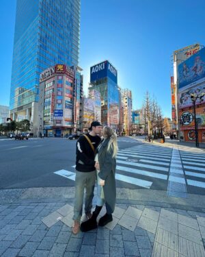 Enzo Knol Instagram - Tokyo met zijn 3tjes ❤️🇯🇵