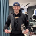 Enzo Knol Instagram - Dit is op het moment mijn favoriete item voor de baby! Ik kijk er echt naar uit om hiermee rond te lopen 🥰 Bekijk de nieuwste vlog waarin we allemaal baby spullen hebben uitgekozen zoals kinderwagen, deze draagzak, zit stoeltjes & meer!