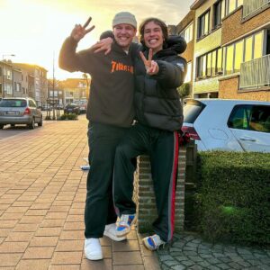 Enzo Knol Instagram - Ik heb een nieuwe Belgische vriend gemaakt ❤️ Wat een lol hebben wij gehad afgelopen week. Wel een bijzonder einde wat je kan zien in de vlog ✌🏼