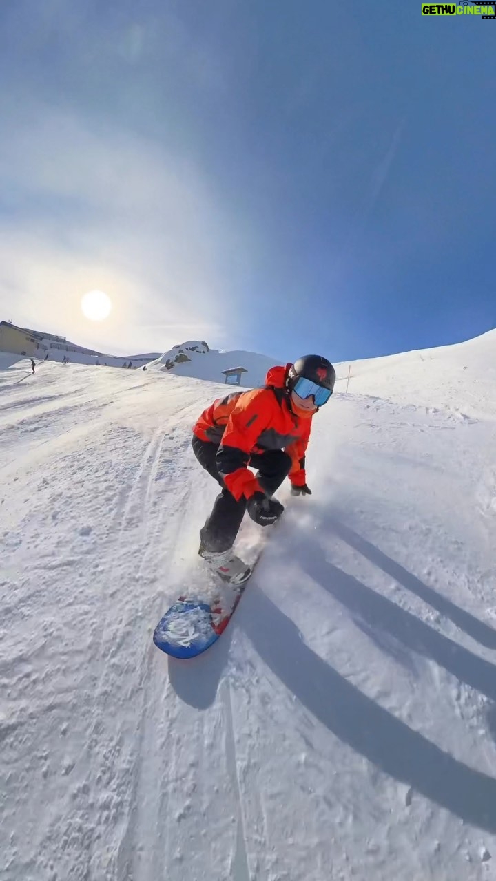 Enzo Knol Instagram - Like als je geniet van de wintersport vlogs! Nog niet gekeken? Ga snel naar me YouTube. Beelden zijn insane!! 😍