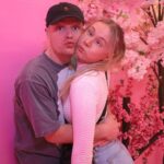 Enzo Knol Instagram - Ik vroeg vanochtend wat we konden doen in New York en color factory was een tip van 1 van jullie. Wat heb ik genoten met Myron 💖 Als jullie nog meer leuke plekjes weten? 👇🏼🇺🇸