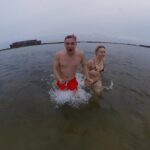 Enzo Knol Instagram - Nieuwjaarsduik zit er ook weer op! 2e keer was echt een slecht idee 😂 Heb jij een nieuwjaarsduik genomen? Ps. De vlog staat online! Echt een hele dikke geworden!!