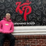 Enzo Knol Instagram - DE KNOLPOWER POP-UP STORE in Bataviastad! Open vanaf 22 december tot en met 8 januari! Check voor de openingstijden de website van Bataviastad. Zie ik jou daar?!❤️