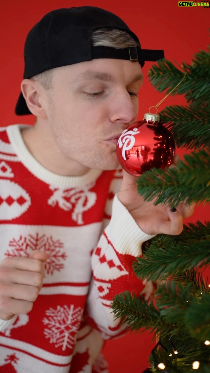 Enzo Knol Instagram - 7 december dropt de kerst collectie van Knolpower! 🎄🎉
