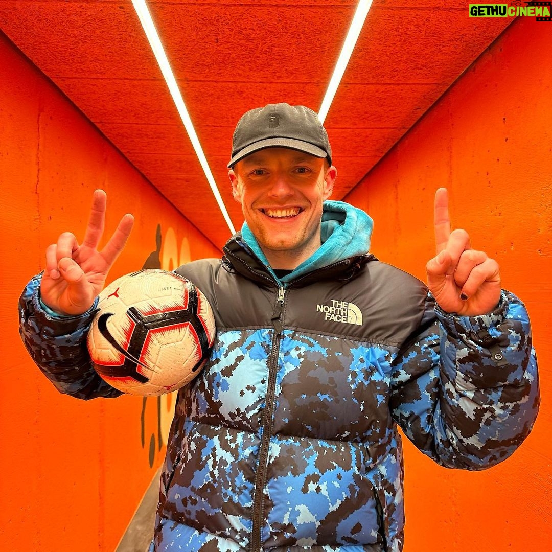 Enzo Knol Instagram - Ik denk dat het 2-1 voor Nederland wordt vanmiddag! Wat denken jullie? ๐ณ๐ฑ๐งก