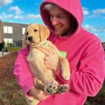 Enzo Knol Instagram - Dit is Pecco, de puppy van mijn mama. Hoe cute 🥰🐾