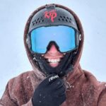 Enzo Knol Instagram - Ik kan niet wachten om weer op wintersport te gaan! Ga jij zelf wel eens op wintersport of geniet je elk jaar met ons mee van de wintersport vlogs? 🏂❄️ #ad