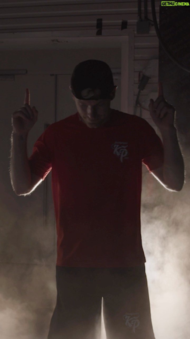 Enzo Knol Instagram - Mijn opkomst tijdens de Enzolympics live! Aankomende zaterdag 1 oktober om 17:00 komt er een super vette video online waarin genoeg beelden te zien zijn van deze vette show zodat de mensen die er niet bij waren ook kunnen meegenieten š«¶š¼āš¼