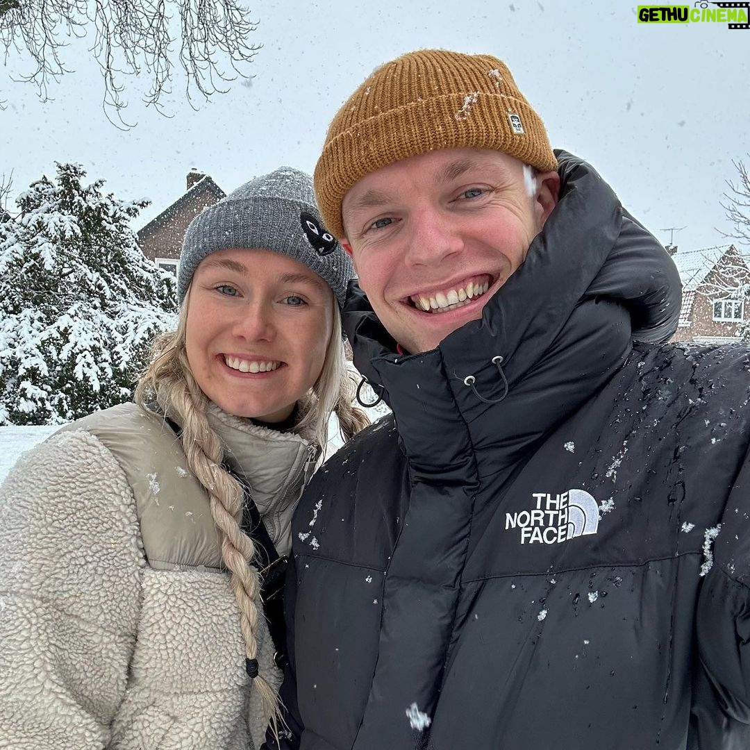 Enzo Knol Instagram - Wat een pak sneeuw! En wat een liefde ❤️❄️ @kp_active