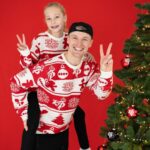 Enzo Knol Instagram - De kerst collectie van KNOLPOWER dropt vandaag om 12:00 op knolpower.nl 🎄😍 Wie heeft er nog meer zo’n zin in kerst!