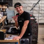 Enzo Knol Instagram - Super druk met inpakken voor black friday kortingen! Bedankt voor alle bestellingen & pak nog snel je korting want het is bijna voorbij! ❤️✌🏼knolpower.nl