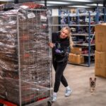 Enzo Knol Instagram - Super druk met inpakken voor black friday kortingen! Bedankt voor alle bestellingen & pak nog snel je korting want het is bijna voorbij! ❤️✌🏼knolpower.nl