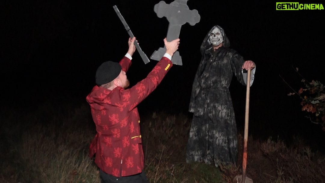 Enzo Knol Instagram - Halloween spooktocht escape room ge-upload op YouTube! Ga hem nu checken 👻💀 Link in bio!