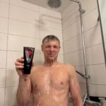 Enzo Knol Instagram - Lekker douchen doe je met Knolpower shower gel 😏 💦 Straks op KNOLPOWER.NL nieuwe drop! Verschillende items & de Peace collectie 2.0 ✌🏼