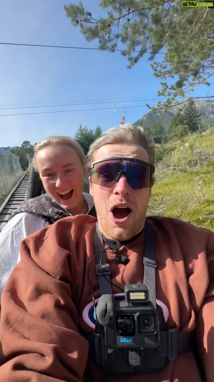 Enzo Knol Instagram - De langste rodelbaan van Oostenrijk!! Letβs gooo πππ