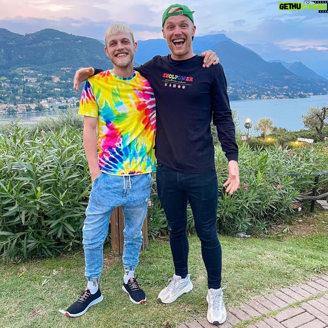 Enzo Knol Instagram - Zonder Milan geen Enzo Knol. Gefeliciteerd met je verjaardag bro! Ben je voor altijd dankbaar ♥️🎉 @milanknol