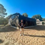 Enzo Knol Instagram - Wanneer gaan jullie verhuizen? De meest gestelde vraag. Dat weten we helaas nog steeds niet. Laten we het erop houden dat niet alles volgens planning is gegaan en veel dingen anders zijn gegaan dan we hadden gehoopt. Maar als het eenmaal af is weet ik zeker dat we dit allemaal vergeten en dan volop kunnen genieten van de nieuwe woning! Meer updates volgen in de vlogs ✌🏼