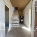Enzo Knol Instagram - Wanneer gaan jullie verhuizen? De meest gestelde vraag. Dat weten we helaas nog steeds niet. Laten we het erop houden dat niet alles volgens planning is gegaan en veel dingen anders zijn gegaan dan we hadden gehoopt. Maar als het eenmaal af is weet ik zeker dat we dit allemaal vergeten en dan volop kunnen genieten van de nieuwe woning! Meer updates volgen in de vlogs ✌🏼