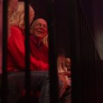 Enzo Knol Instagram - Deze foto’s & filmpjes laten zien hoe close ik ben met mijn opa & oma. En met hoeveel plezier ik van kleins af aan tot nu mijn 30e langs ben gegaan. En ook zeker zal blijven doen. Alleen dan zonder opa. En dat doet zoveel pijn. Want het is ook zo snel gegaan. Gelukkig nog de kans gekregen om je meerdere keren te zien en mooie gesprekken te voeren, en zelfs nog te kunnen lachen. Zonder opa was er geen Enzo Knol, zonder opa was ik al lang verloren. Jij bent er altijd voor mij geweest en ik heb geprobeerd om zoveel mogelijk liefde terug te geven. Wat hebben we veel moois meegemaakt de afgelopen jaren. Ik hield je altijd op de hoogte van wat ik aan het doen was. En dan kreeg ik vaak als reactie terug dat je zo trots op me was en dat jij je verheugde om mij weer te zien in het mooie Assen. Samen met Myron natuurlijk. En daar verheugde wij ons ook op. Opa, je zal enorm gemist worden, door familie, vrienden, en ook zeker alle fans die gek op jou zijn geworden door alle YouTube jaren heen. Rust zacht ❤️