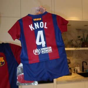 Enzo Knol Instagram - Mooiste nieuws van 2023 is by far onze mini Knol 🩵👶🏼
Bedankt voor een prachtig jaar iedereen! ✨