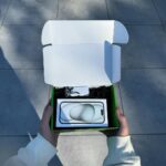 Enzo Knol Instagram – Ik mag van KPN de nieuwe iPhone 15 pro weggeven! Wie verdiend deze? Tag je vriend of vriendin 👇🏼 
Ps. Je moet het account van @kpn volgen om te winnen & als de 30.000 volgers bereikt zijn maak ik de winnaar vanavond al bekend! 💚 #ad