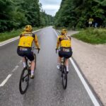 Enzo Knol Instagram - Fietstraining mee doen met topsporters! Leuk? Ja! Slim? Nee 😰 Mijn benen stonden in vuur & vlam haha! Wel voor de 1e keer op zo’n fiets gezeten. Een hele toffe ervaring! Bekijk de vlog voor meer gave beelden 📸 Vandaag om 4 uur online!