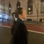 Enzy Storia Instagram – Quick New York getaway, flu and all. Couldn’t miss it – had to snag that 🤧☺️⛸️

1. Cuma 1 foto yang berhasil didapatkan jujur jarang bgt foto foto suka lupa 🙂 
2. “Aku ngga suka olahraga ini.” 
3. Aftermath ⛸️ 
4. Penyanyi subway yang ini doang lagunya adakali 5x diulang 🔁 
5. Upil jatoh kayanya ya
6. Turis
7. Turis mau ketabrak delman & 🚌 
8. Paduan suara 
9. Bertemu sobat nuyoke yang udah ngga zomblo lagi ☺️