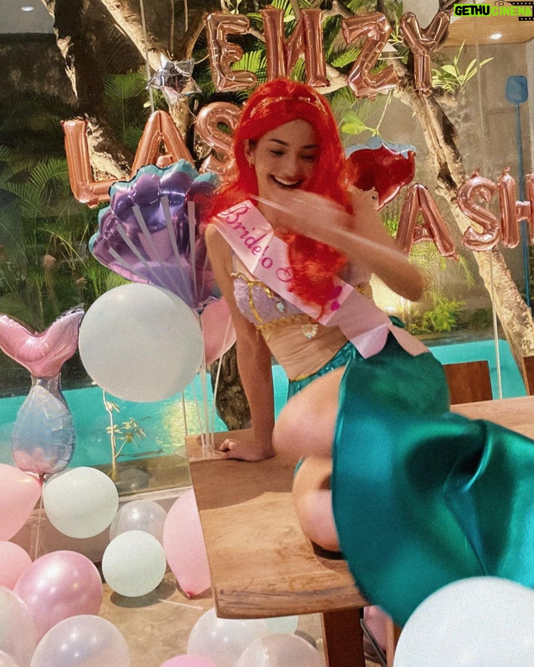 Enzy Storia Instagram - Bukan halloween costume 🙂🧜♀️ #throwback