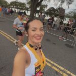 Enzy Storia Instagram - Akhirnya setelah tertunda hampir 4 tahun kejadian juga nih ikutan race Half Marathon pertama kalinya 😭👏🏼 Hampir aja ngga jadi dateng karena 2 hari sebelumnya kaki dalam keadaan tidak baik baik sajaa, udah dramaaa banget nangis nangis karena capek latihan dan pengen banget ikutan race. Untung punya suami baik banget sangat supportive dibujukin baik baik dan disemangatin buat yauda tetep dateng aja, dicoba pelan pelan kalo ngga kuat berentii. turns out cewe ambi pantang menyerah ini full senyum selama race semangatin diri sendiri selama 21,5 km untuk tetep positif thinking, berdialog baik baik sama kakinya biar ngga sakit dan selesaiin apa yang udah dimulai. Selama race usahain untuk ngga berenti, ikutin semua pesan pesan dari mas @randiadiprtm selama latihan dan nikmatin racenya. Lalu akhirnya Finish strooonggg dengan sangat happy 🥹🤍 Terima kasih untuk diri ini yang selalu punya cara untuk mewujudkan mimpinya satu persatu. #dchalfmarathon Washington D.C.