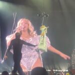 Enzy Storia Instagram – HBD QWEEEEEN 👑 @beyonce! Sebuah cita cita nonton mamah yonce dari dulu dan tahun ini terjadiiiiiiiiiiiii ❤️🔥🥹 Las Vegas, Nevada