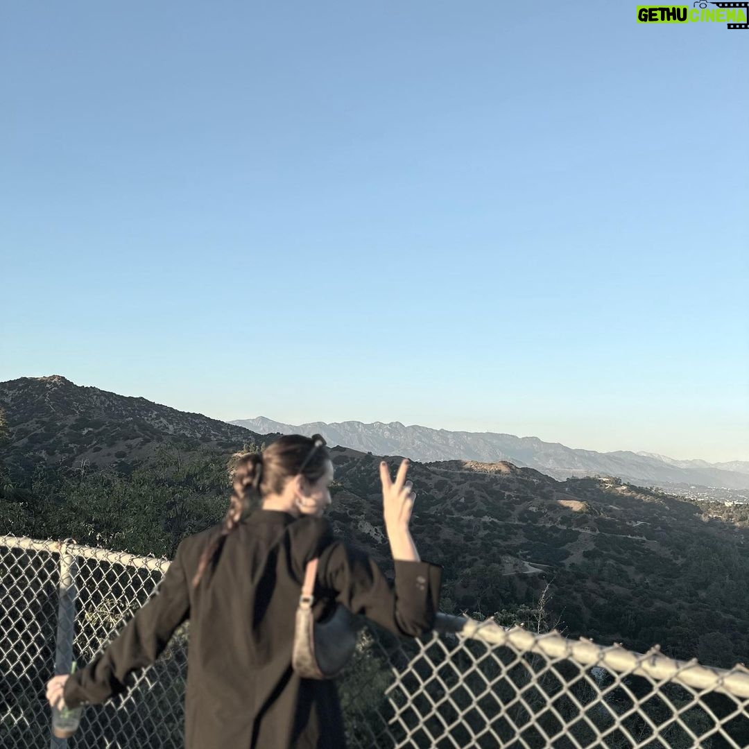Enzy Storia Instagram - Sunsets and smile Griffith Observatory