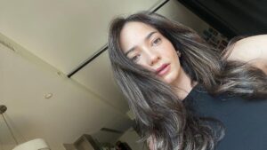 Enzy Storia Instagram - 🤳