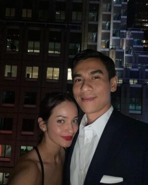 Enzy Storia Instagram - Selamat ulang tahun sayang! I love you sibaik hati, si penyayang dan si sabaaaarrrrrrrrr HAHA 🩶