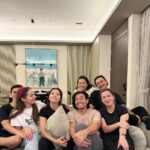 Enzy Storia Instagram - Kadang rezeki itu bukan cuma materi tapi juga sahabat yang akhirnya menjadi keluarga. Jadi next liburan kemana kita?🫣😌 *Hehe sekarang NZ udah ngga jadi nyamuk lagi biasanya sendirian :) *