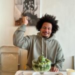 Eric André Instagram - 저는 천국에 있습니다. 👼 용산세무서