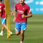 Eric García Instagram - Primer dia amb l’equip💪💙❤️. Primer día con el equipo🔝. First day with the team. Ciutat Esportiva Joan Gamper