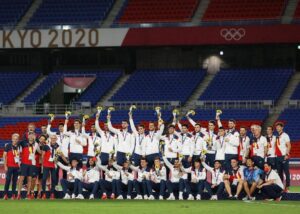 Eric García Instagram - Muy orgulloso de todos. Dimos todo lo que teníamos para intentar conseguir la medalla de oro pero nos vamos con la de plata y muy satisfechos de ello.🥈🥈💪🔝. #tokyo2020