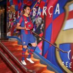 Eric García Instagram - Una sensació única baixar les escales del Camp Nou com a jugador del primer equip, molts anys somiant aquest moment! Ho donaré tot per moltes nits de glòria culers! Visca el Barça! 🔵🔴. Una sensación única bajar las escaleras del Camp Nou como jugador del primer equipo, muchos años soñando este momento! Visca el Barça!🔵🔴