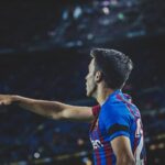 Eric García Instagram - Som el Barça i no ens rendirem mai! Més units que mai! Gràcies pel vostre suport ahir, us necessitem amb l’equip!💙❤️ Spotify Camp Nou
