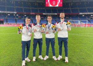 Eric García Instagram - Muy orgulloso de todos. Dimos todo lo que teníamos para intentar conseguir la medalla de oro pero nos vamos con la de plata y muy satisfechos de ello.🥈🥈💪🔝. #tokyo2020