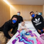 Eric García Instagram - Un dia molt especial per tots, l’entrenament a portes obertes i la visita als hospitals per compartir una estona amb els nens i professionals sanitaris que tant ens ensenyen, lliçons de vida! 💙❤️ Hospital Sant Joan de Déu Barcelona