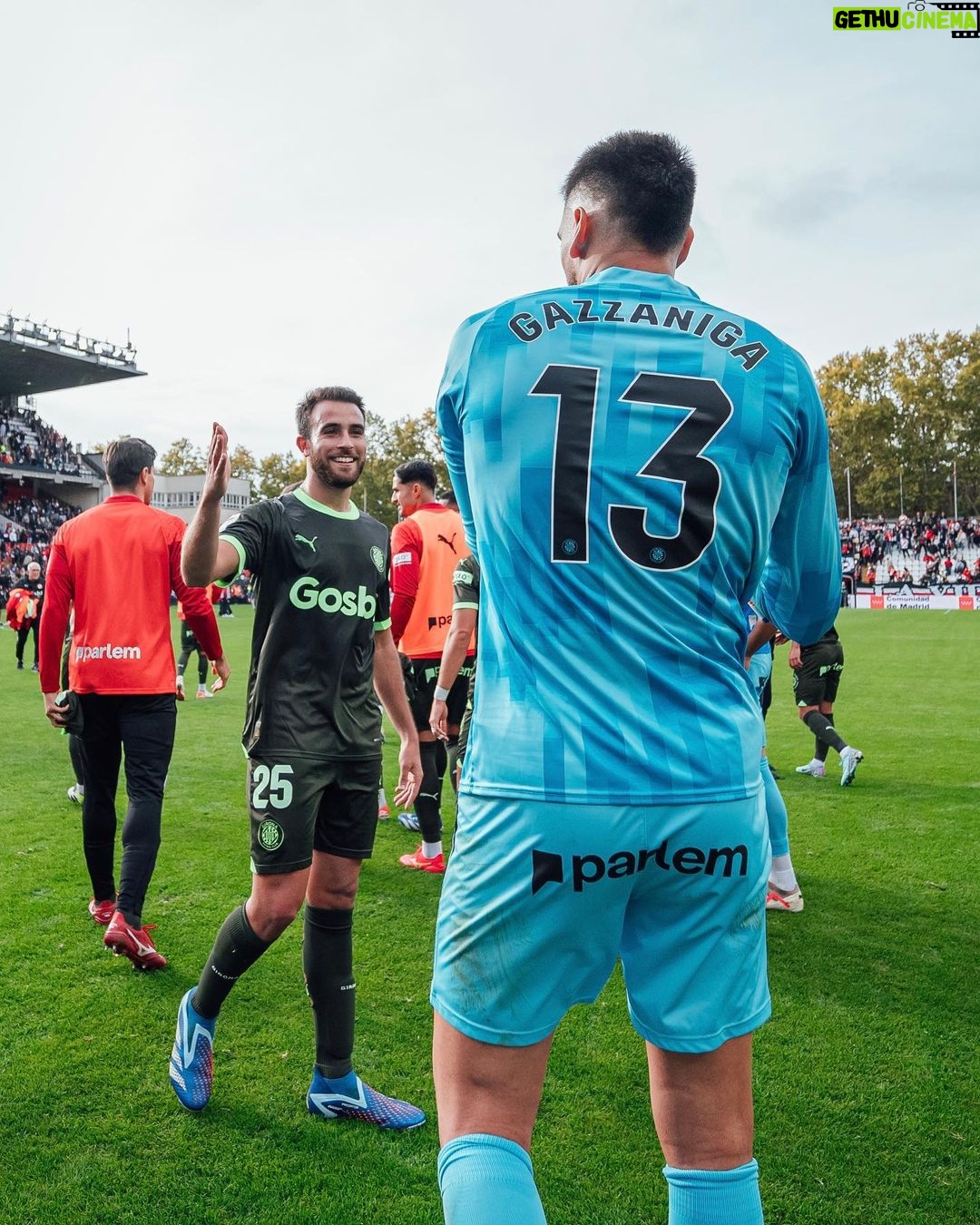 Eric García Instagram - +3 a Vallecas! Aquest equip no en té prou i en volem més! Som-hi Girona! ❤️🤍 Estadio Vallecas