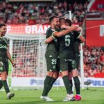 Eric García Instagram - Molt content pel debut, la victòria i les sensacions de l’equip a Granada. Som-hi Girona! ❤️🤍 Estadio Nuevo Los Cármenes
