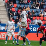 Eric García Instagram - Remuntada a El Sadar! Gran reacció de l’equip i seguim a dalt! Som-hi Girona! ❤️🤍 Estadio El Sadar