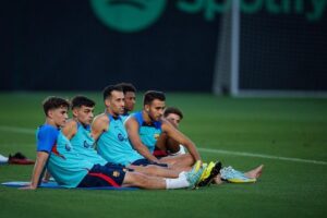 Eric García Instagram - Gràcies per ser un exemple pels de casa dintre i fora del camp. Gràcies pels teus consells i la teva ajuda tant al Barça com a la selecció. Marxes com una llegenda al club de la teva vida, què més es pot demanar? Et desijto el millor en aquesta nova etapa i que tots els culers et gaudim aquests últims partits! 💙❤️