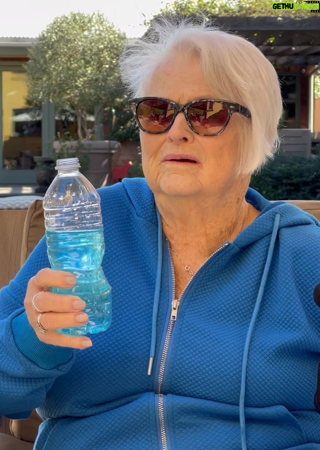 Eric Stonestreet Instagram - Happy Birthday to my mom who always matches her beverage with her outfit.