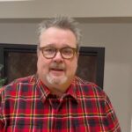 Eric Stonestreet Instagram - Here is the full video about our dad. Apparently I have his social media skills. Today is both the anniversary of my dad Vince’s death and his birthday. My family wanted to do something to keep his memory and generosity alive and well, so we seeded a fund at Kansas City Hospice here in KC. They do amazing work and were such a blessing to our family at the end of his life. Dad was a funny guy, loved to laugh, and he loved helping people, especially kids. So we thought he would be proud to know his spirit is alive and still helping kids with both wants and needs who have unfortunately found themselves in hospice care and at the end of their life. The fund will also provide help to adults who have wants and needs outside of what insurance covers in a hospice care environment. We started the fund in hopes that others would join us in helping KC Hospice with a dollar, five dollars or whatever you can afford. But if you can’t, we hope you’ll go to the link in my bio and read about our dad and be inspired to help someone or a cause dear to you in your area. Our dad was a cool and generous guy and we loved him a lot. I hope wherever you are right now, you give your parents or loved ones a hug. Thank you and cheers to a happy and healthy upcoming holiday season. -The Stonestreets