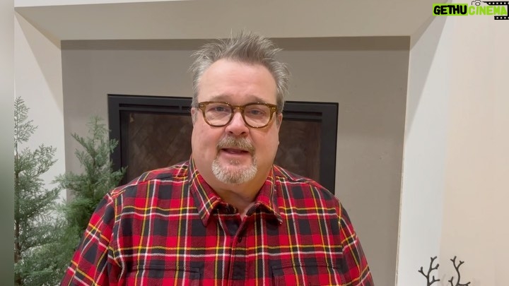 Eric Stonestreet Instagram - Here is the full video about our dad. Apparently I have his social media skills. Today is both the anniversary of my dad Vince’s death and his birthday. My family wanted to do something to keep his memory and generosity alive and well, so we seeded a fund at Kansas City Hospice here in KC. They do amazing work and were such a blessing to our family at the end of his life. Dad was a funny guy, loved to laugh, and he loved helping people, especially kids. So we thought he would be proud to know his spirit is alive and still helping kids with both wants and needs who have unfortunately found themselves in hospice care and at the end of their life. The fund will also provide help to adults who have wants and needs outside of what insurance covers in a hospice care environment. We started the fund in hopes that others would join us in helping KC Hospice with a dollar, five dollars or whatever you can afford. But if you can’t, we hope you’ll go to the link in my bio and read about our dad and be inspired to help someone or a cause dear to you in your area. Our dad was a cool and generous guy and we loved him a lot. I hope wherever you are right now, you give your parents or loved ones a hug. Thank you and cheers to a happy and healthy upcoming holiday season. -The Stonestreets