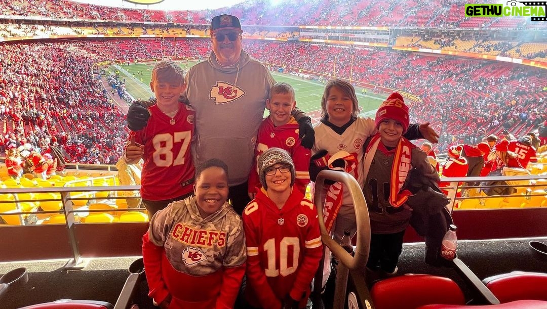 Eric Stonestreet Instagram - What my pal asks for, my pal gets. #chiefskingdom @chiefs