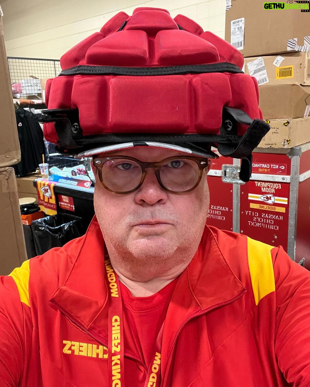 Eric Stonestreet Instagram - Spent the day at @chiefs training camp. Thanks @kcequipmentfarmall for gearing me up. #chiefs